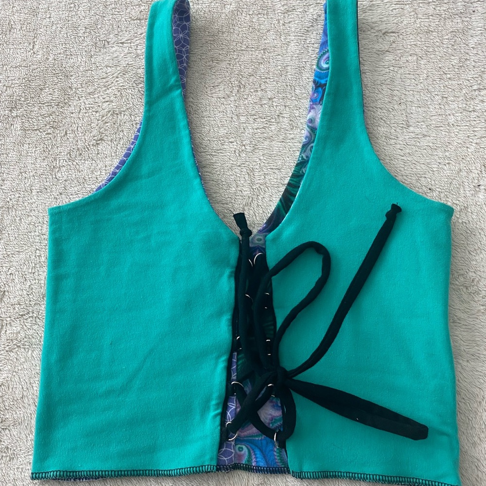 Reversible Purple and Green Patterned Tank Top - Picture 4 of 6